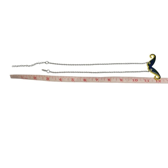 Color Mood Changing Handlebar Curly Mustache Chain Necklace - Picture 8 of 8